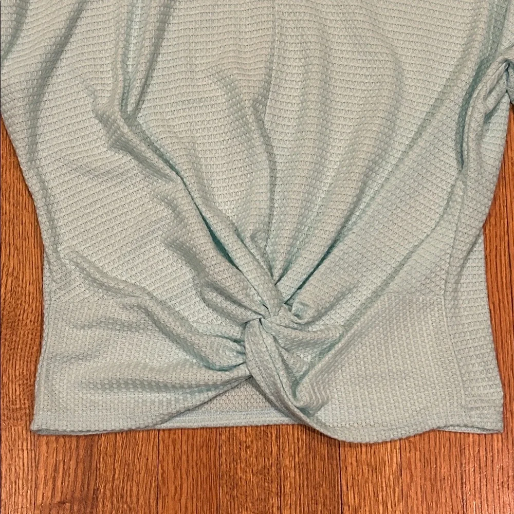 Light Blue Knotted Top Size Large - Picture 3 of 9